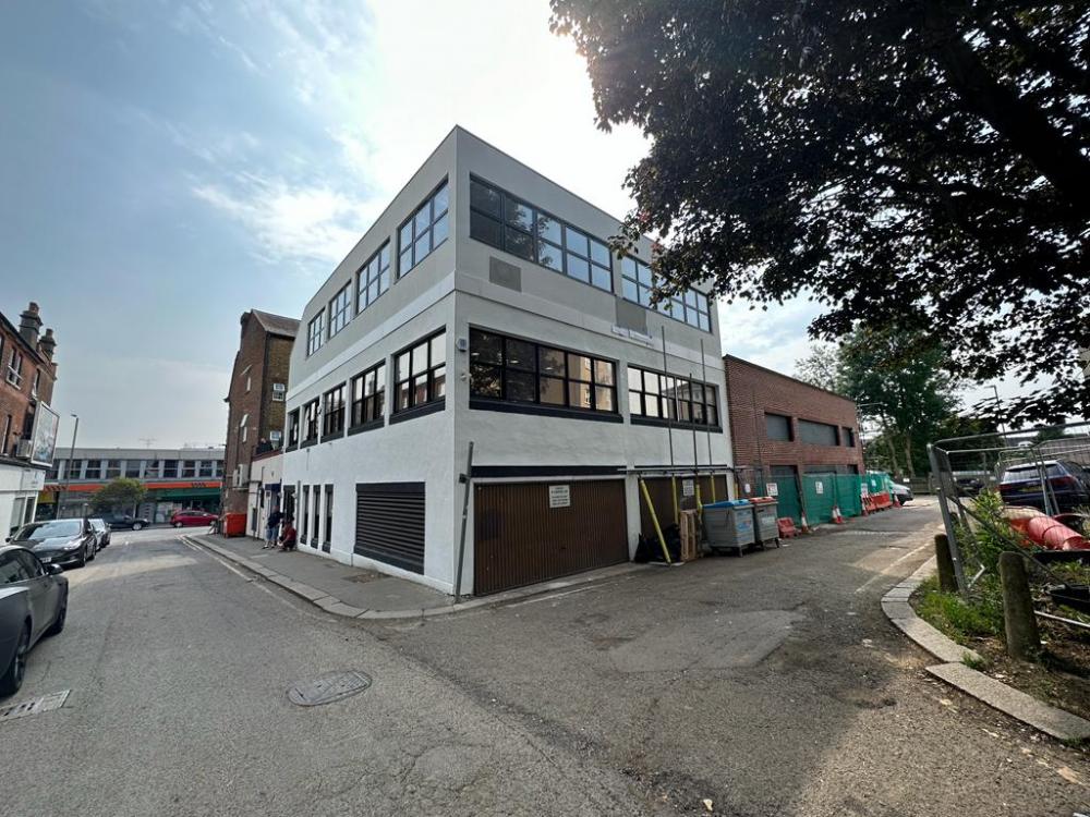 New Brent Street- image 11