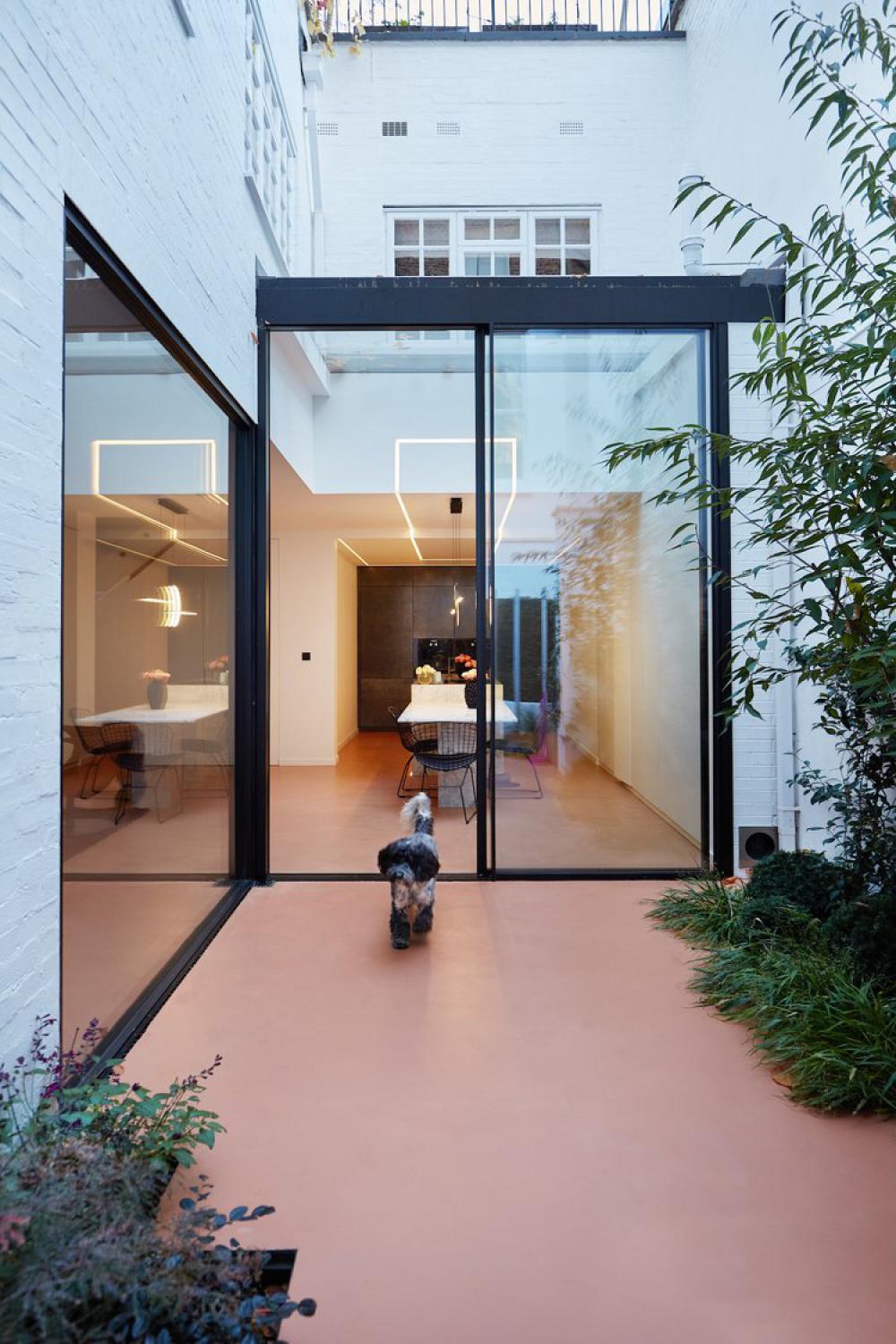 Private residence, Devonshire Mews, Marylebone, London- image 7